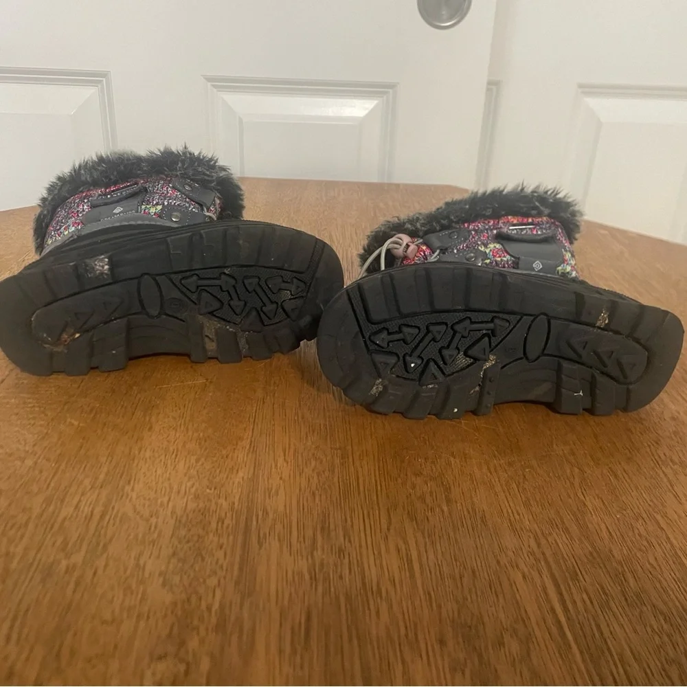 Kids' Multicolor Snow Boots with Faux Fur Trim Size 9 Toddler